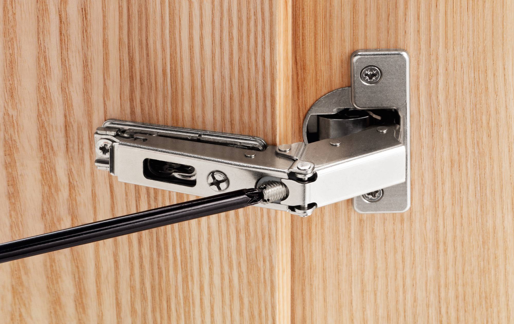 Salice-Hinge-for-corner-cabinets_02